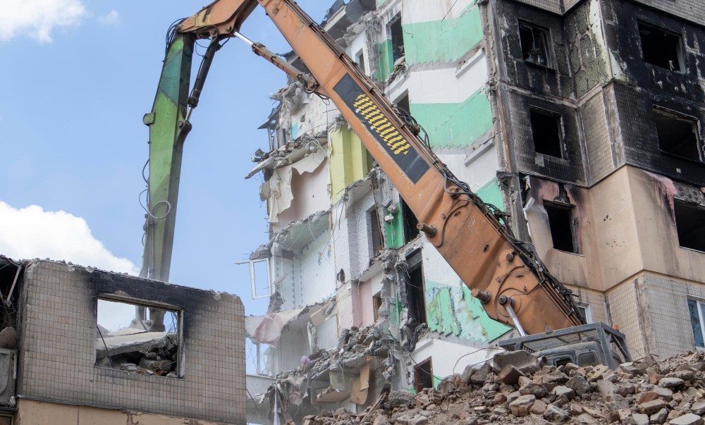 Travaux de démolition intérieure : cloisons, dalles et évacuation des déchets de chantier